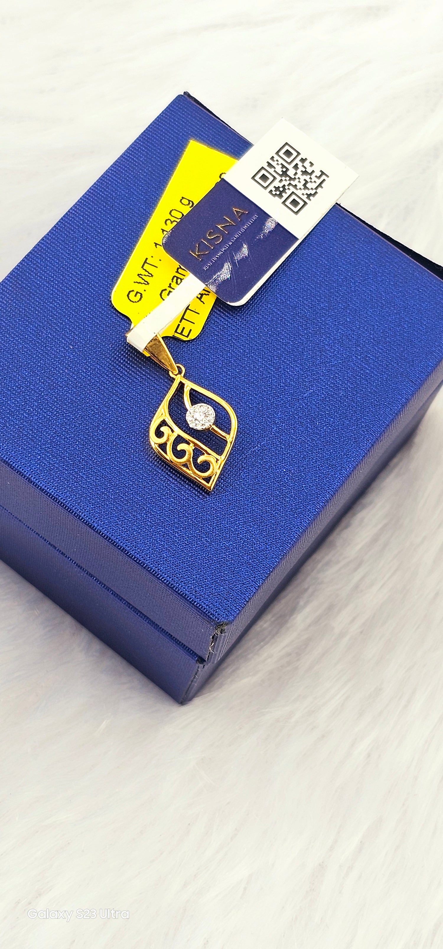 Kisna Diamond Pendant 14