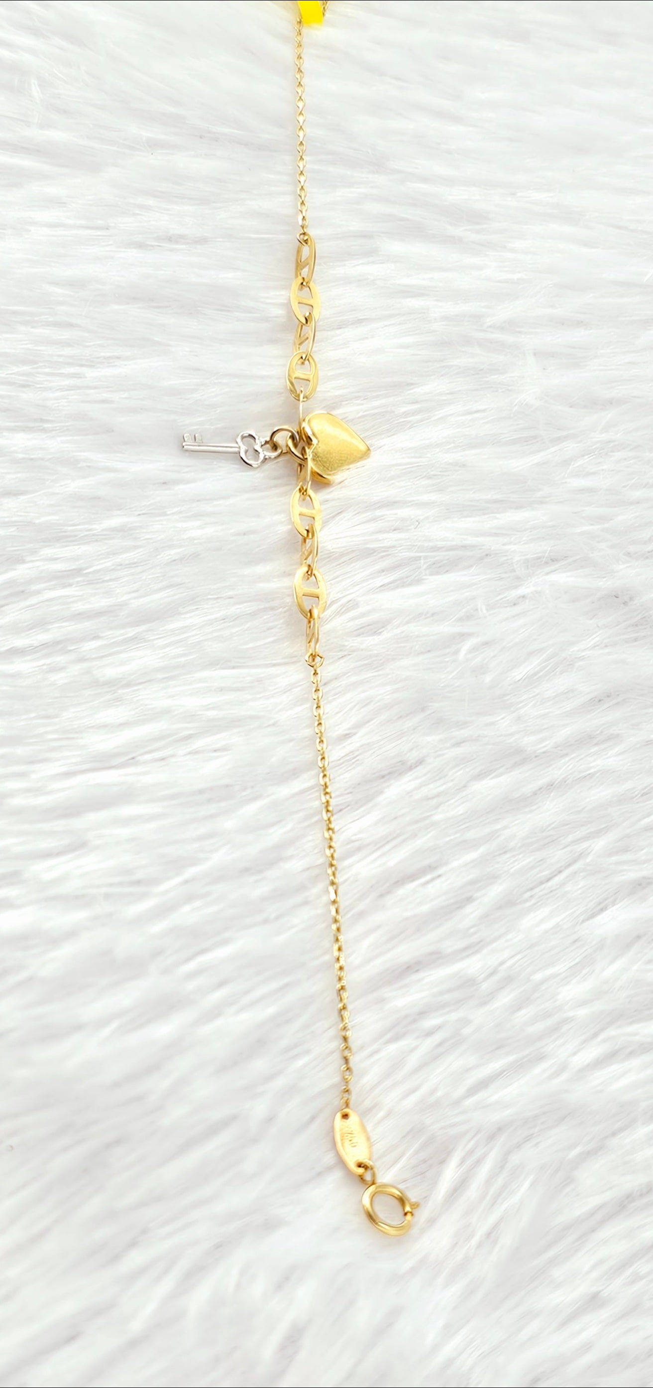18ct Gold Bracelet 9