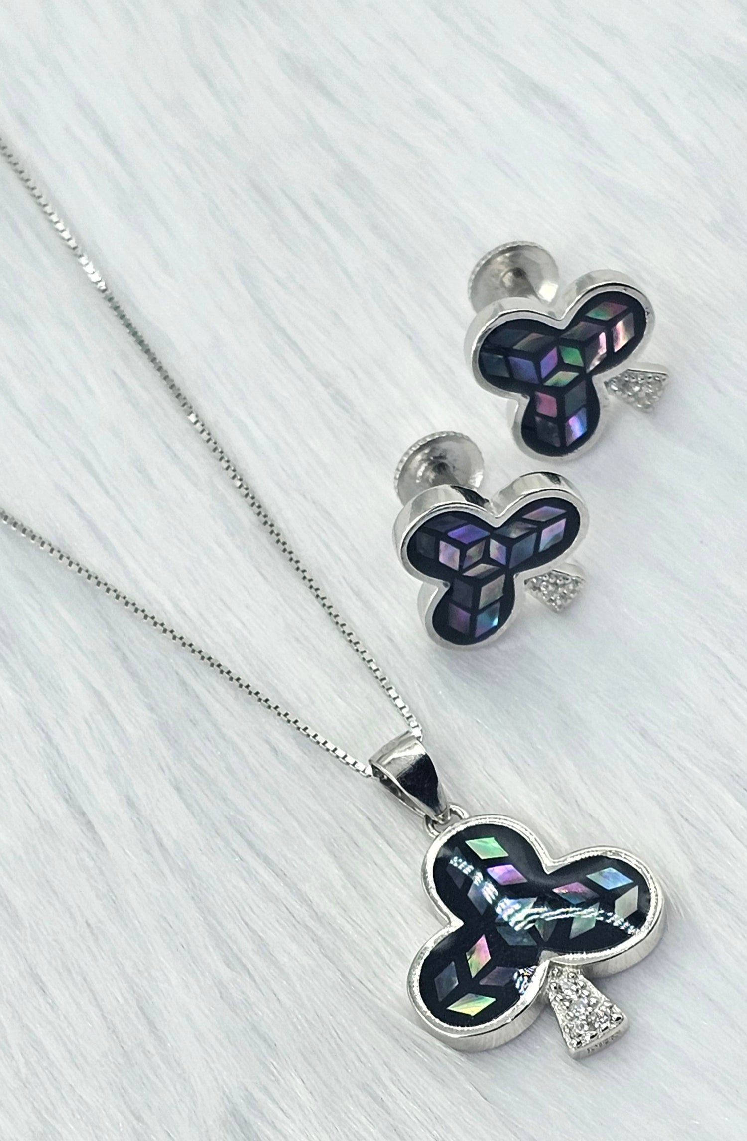 92.50 Silver Chain Pendent Set 189