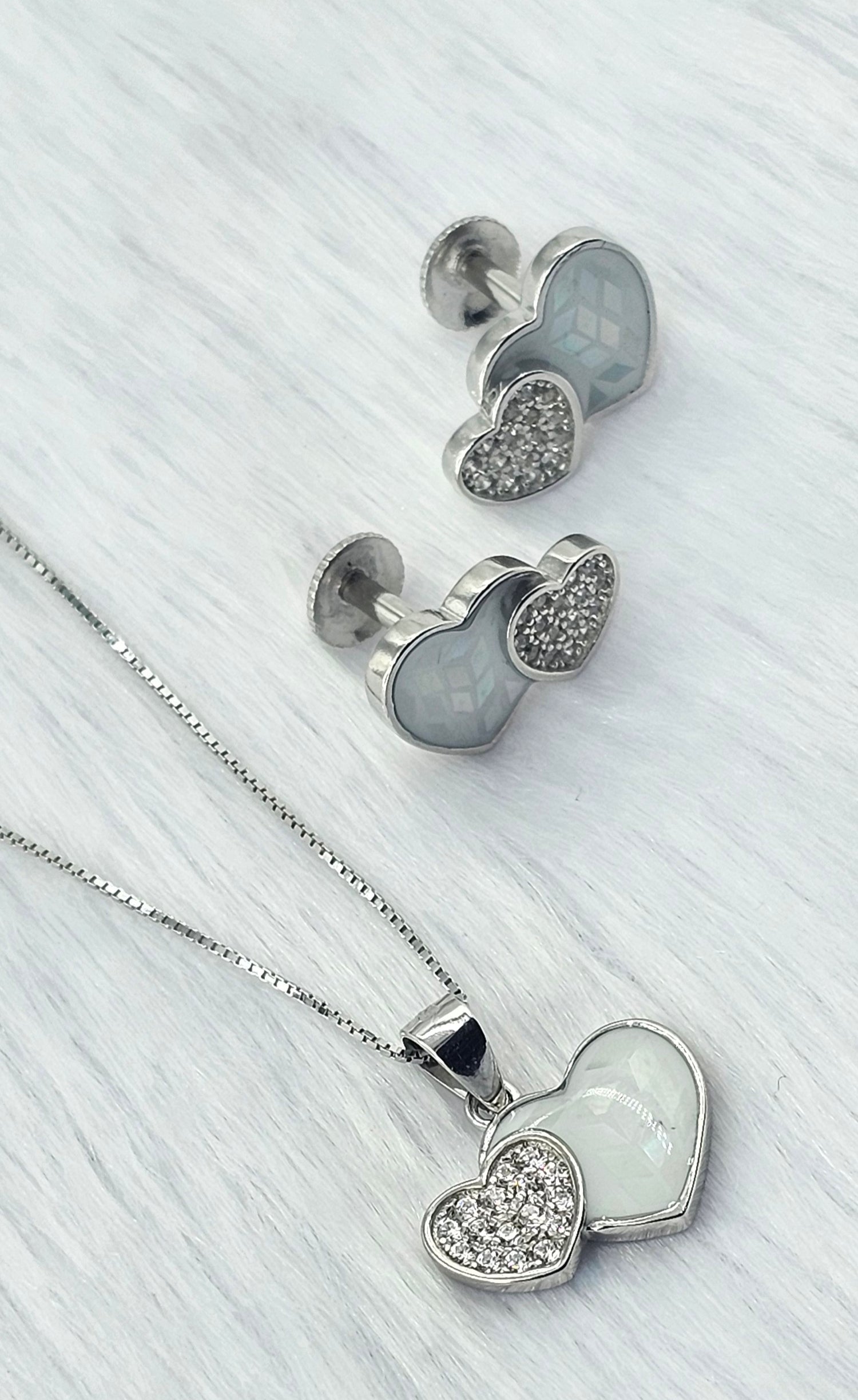 92.50 Silver Chain Pendent Set 183