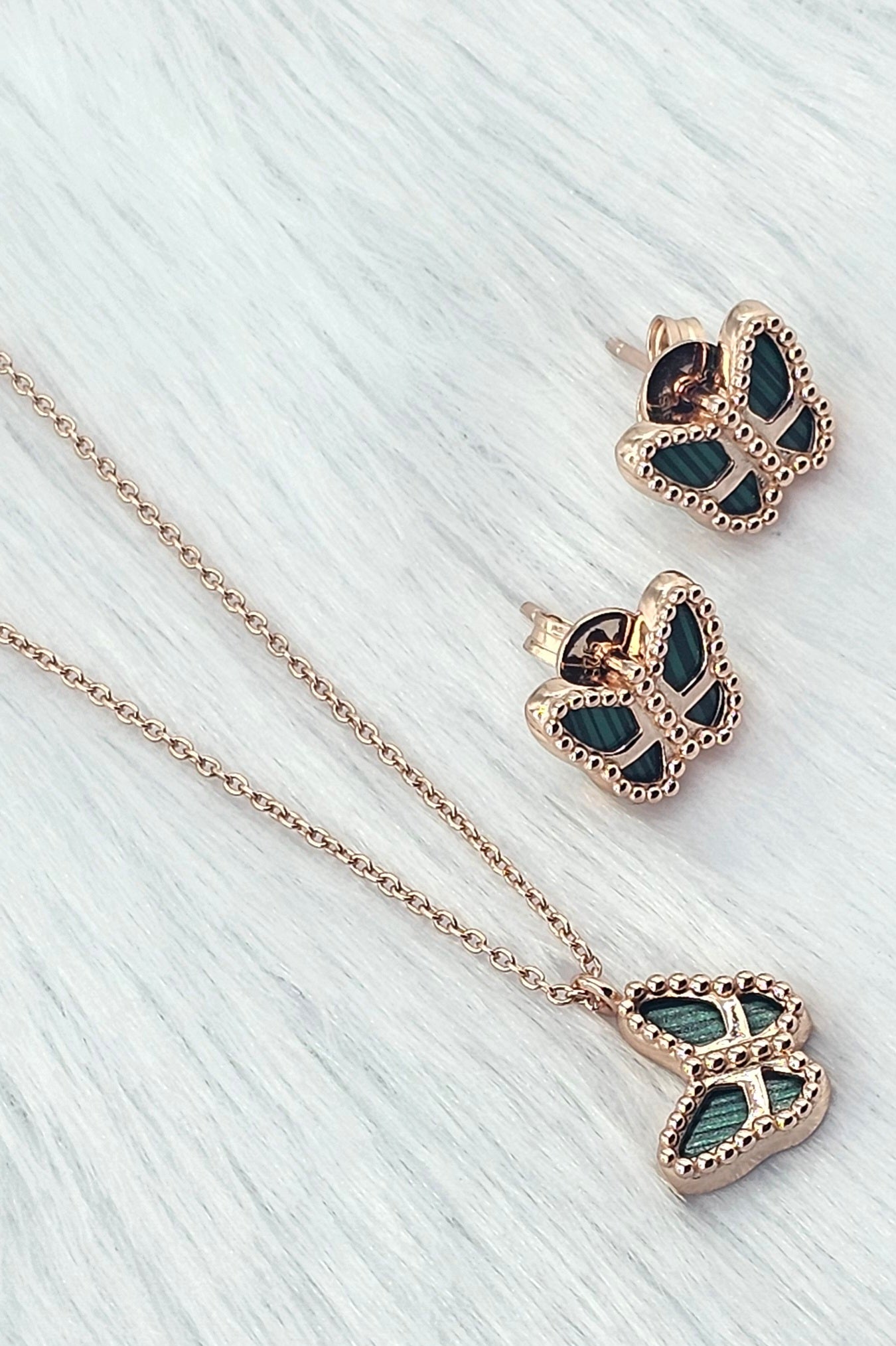 92.50 Rose Gold Plated Silver Chain Pendent Set 215