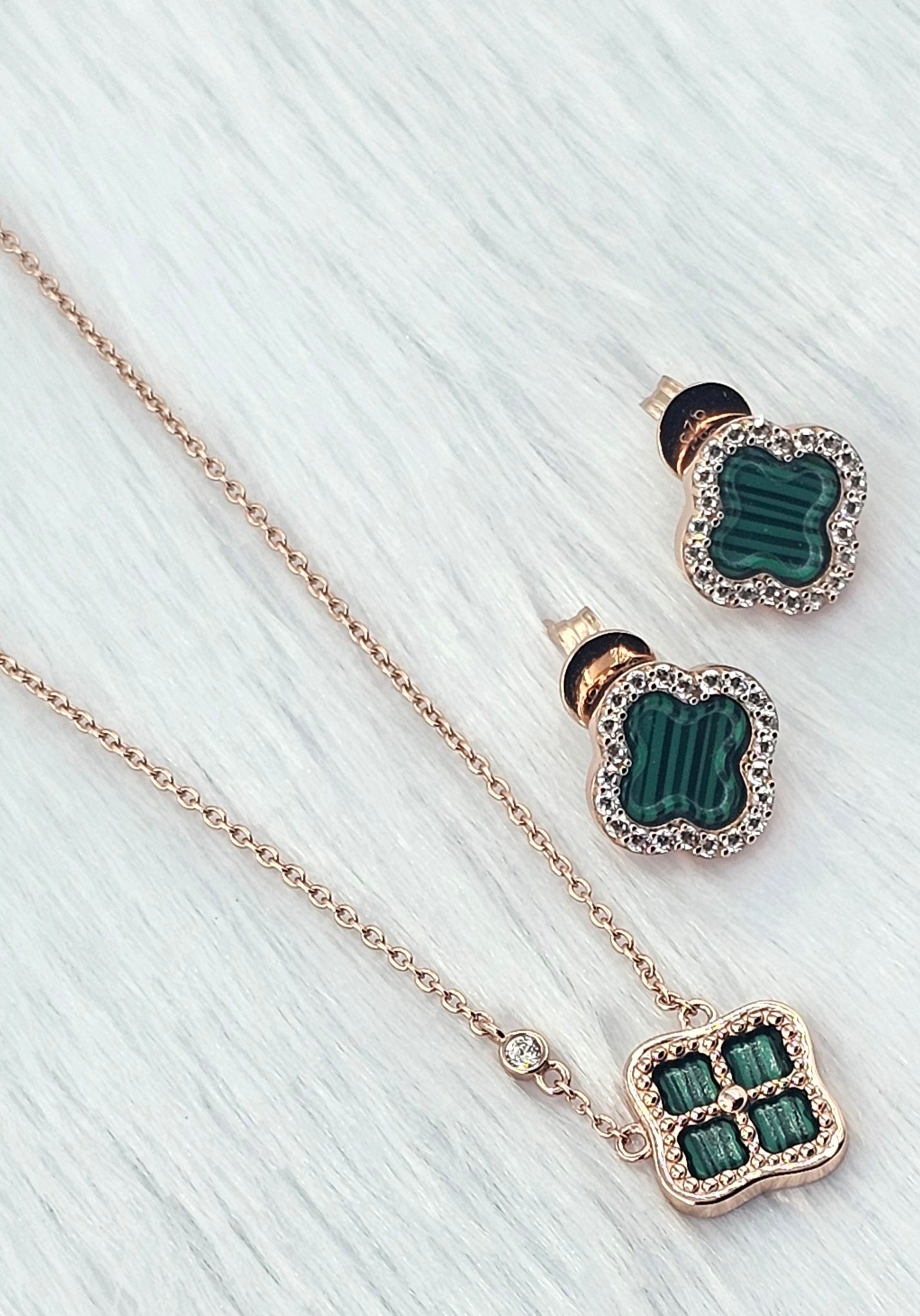 92.50 Rose Gold Plated Silver Chain Pendent Set 211