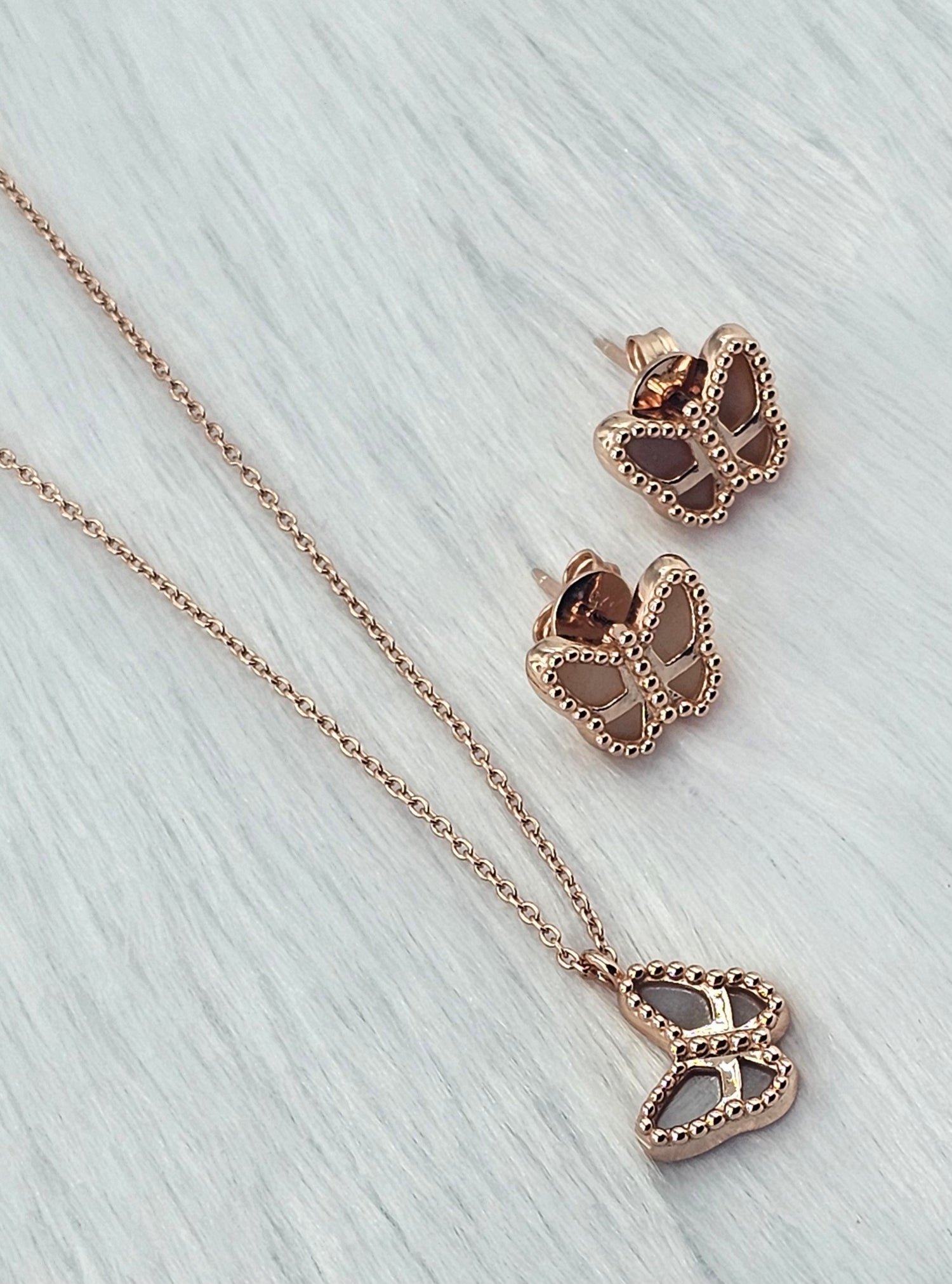92.50 Rose Gold Plated Silver Chain Pendent Set 213