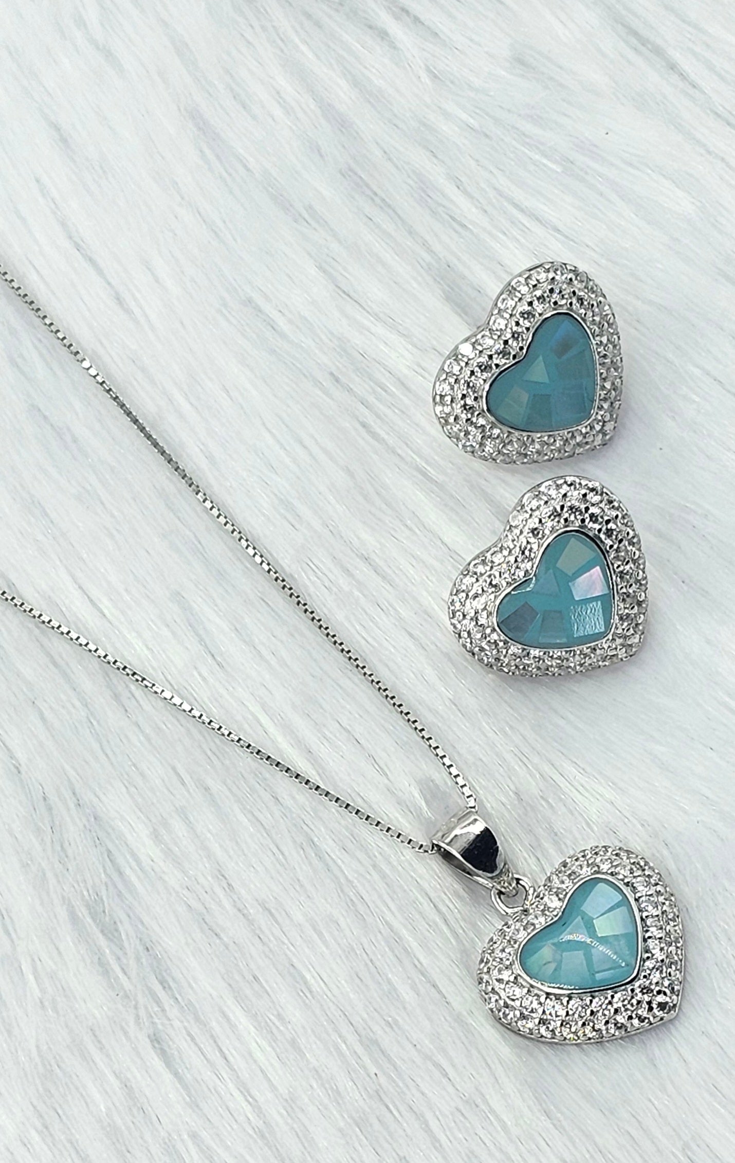 92.50 Silver Chain Pendent Set 220