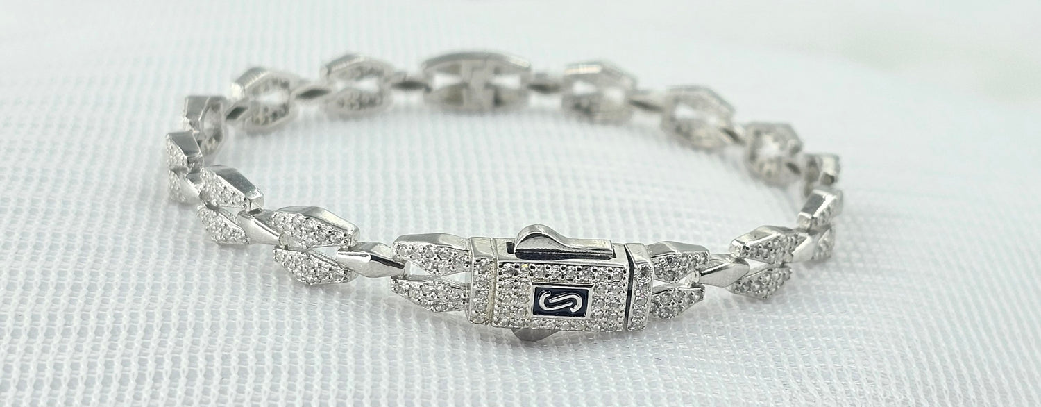 92.50 Silver Ladies Bracele 145