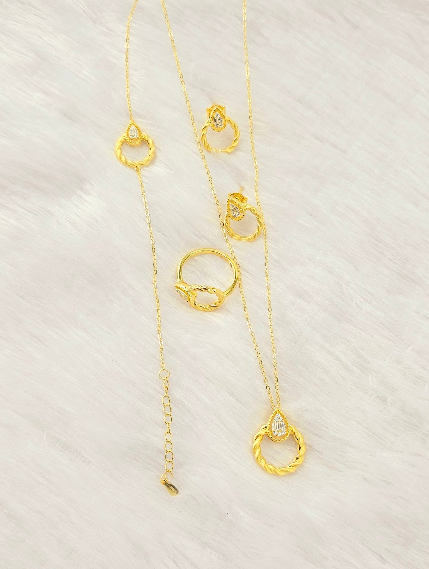 92.50 Gold Plated Silver Chain Pendent Set 10
