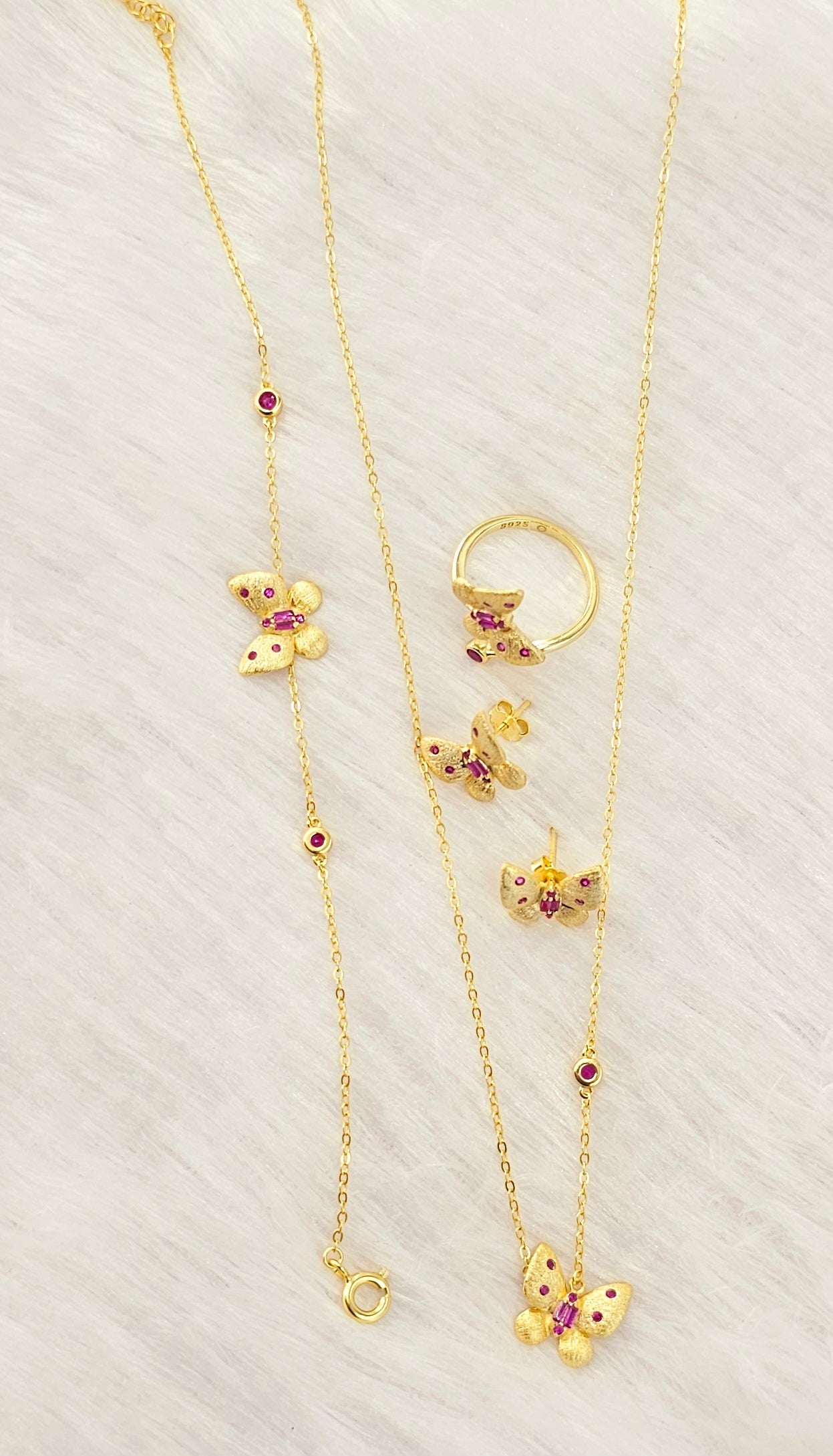 92.50 Gold Plated Silver Chain Pendent Set 15