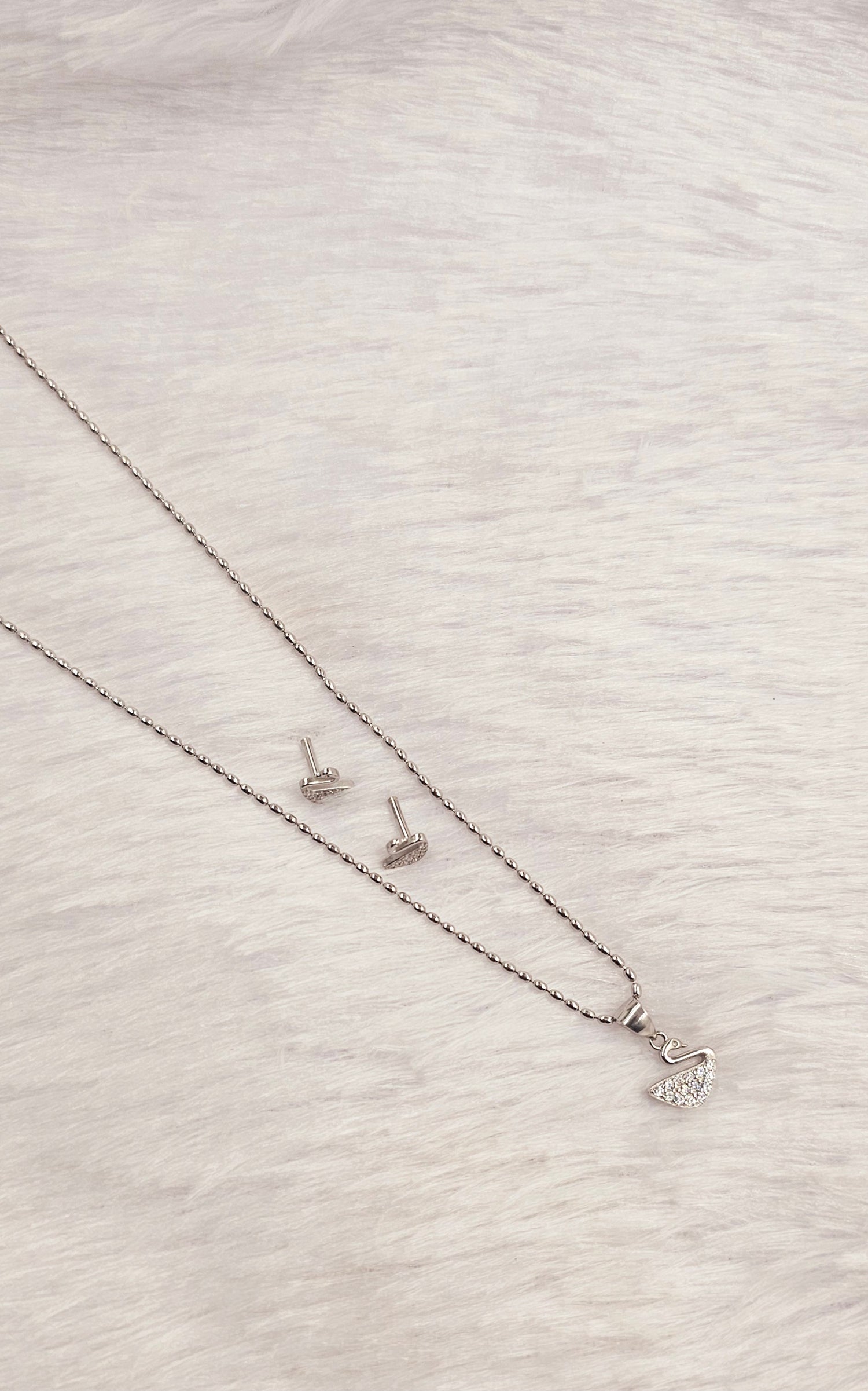 92.50 Silver Chain Pendent Set 36