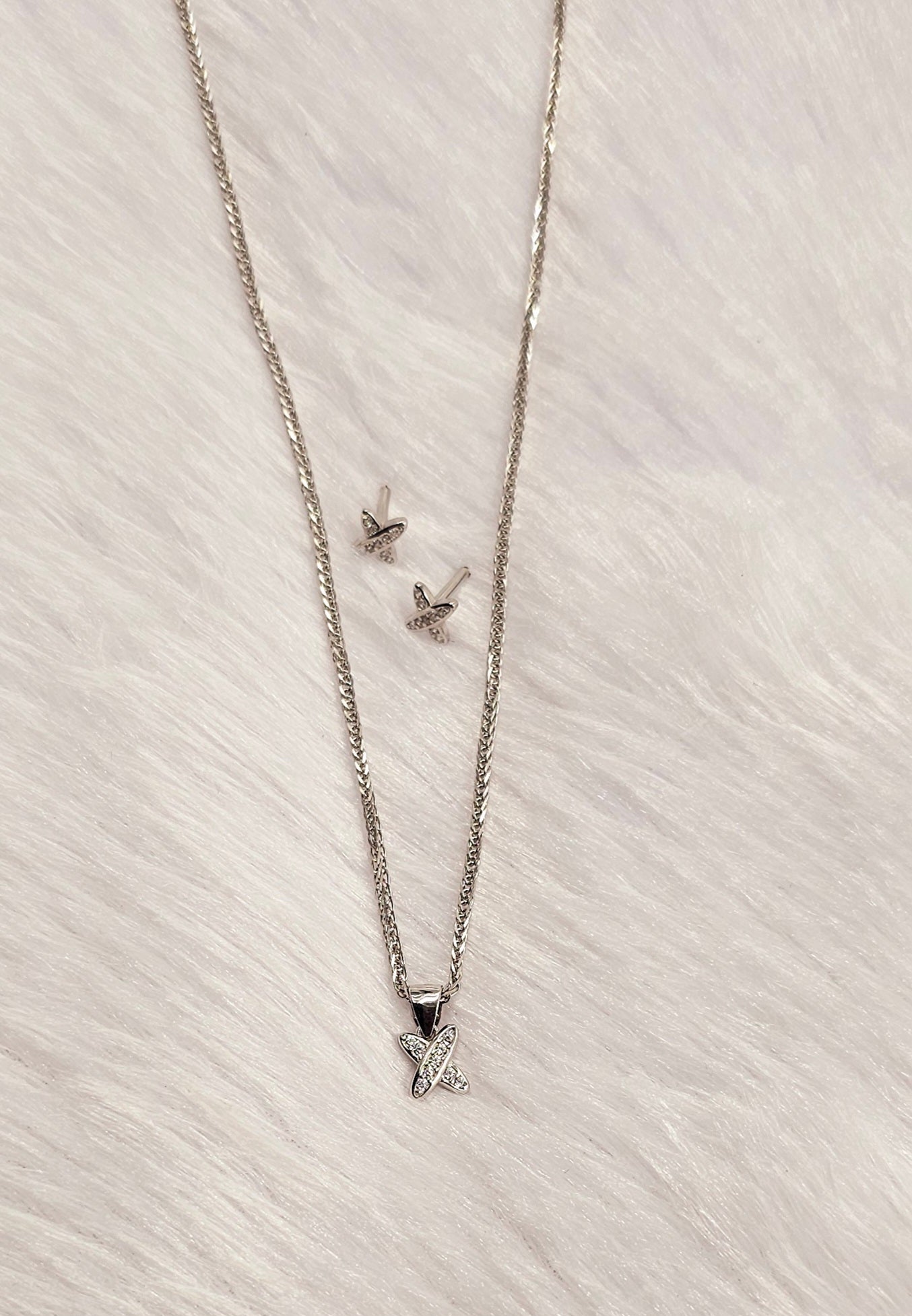 92.50 Silver Chain Pendent Set 29