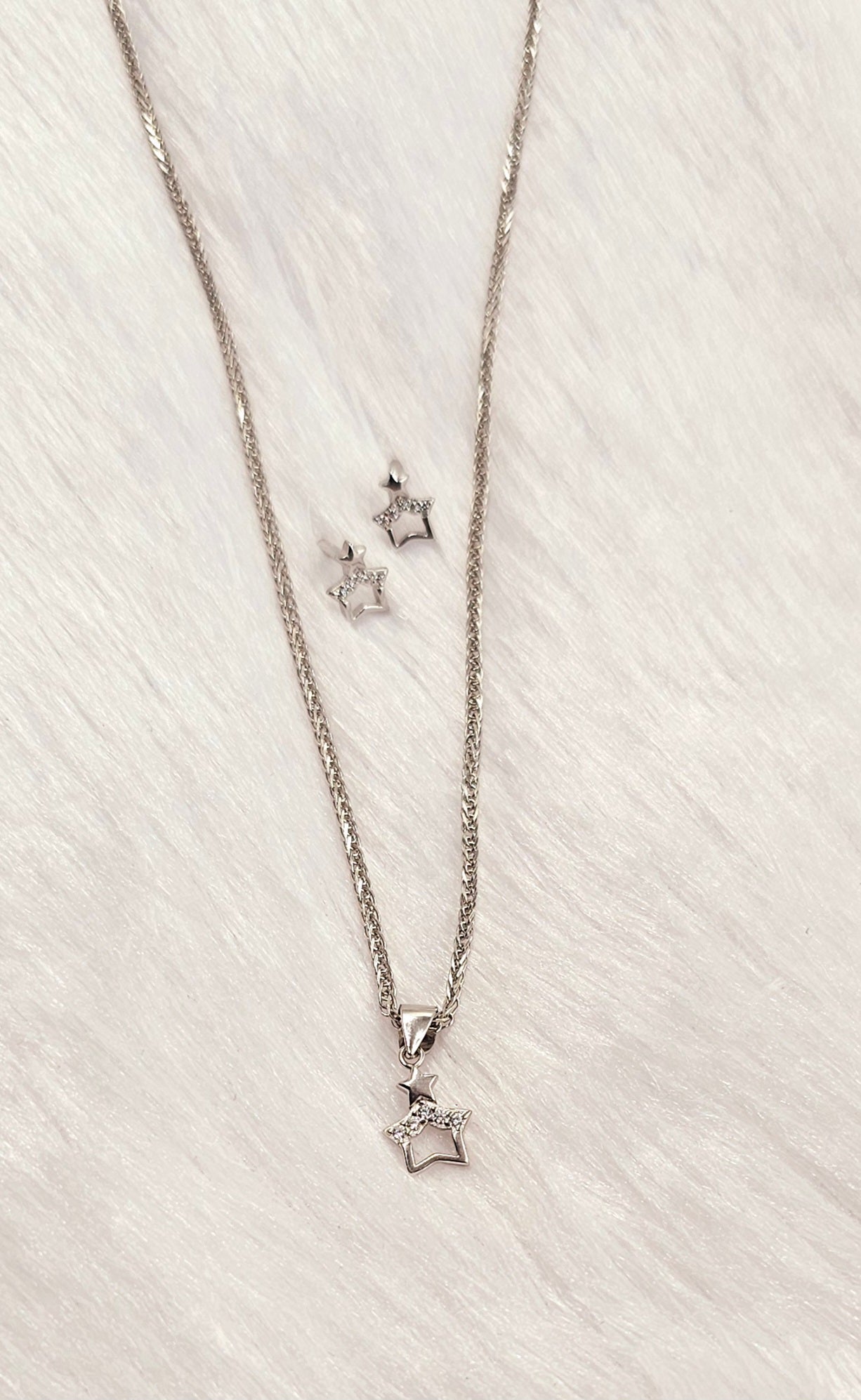 92.50 Silver Chain Pendent Set 32