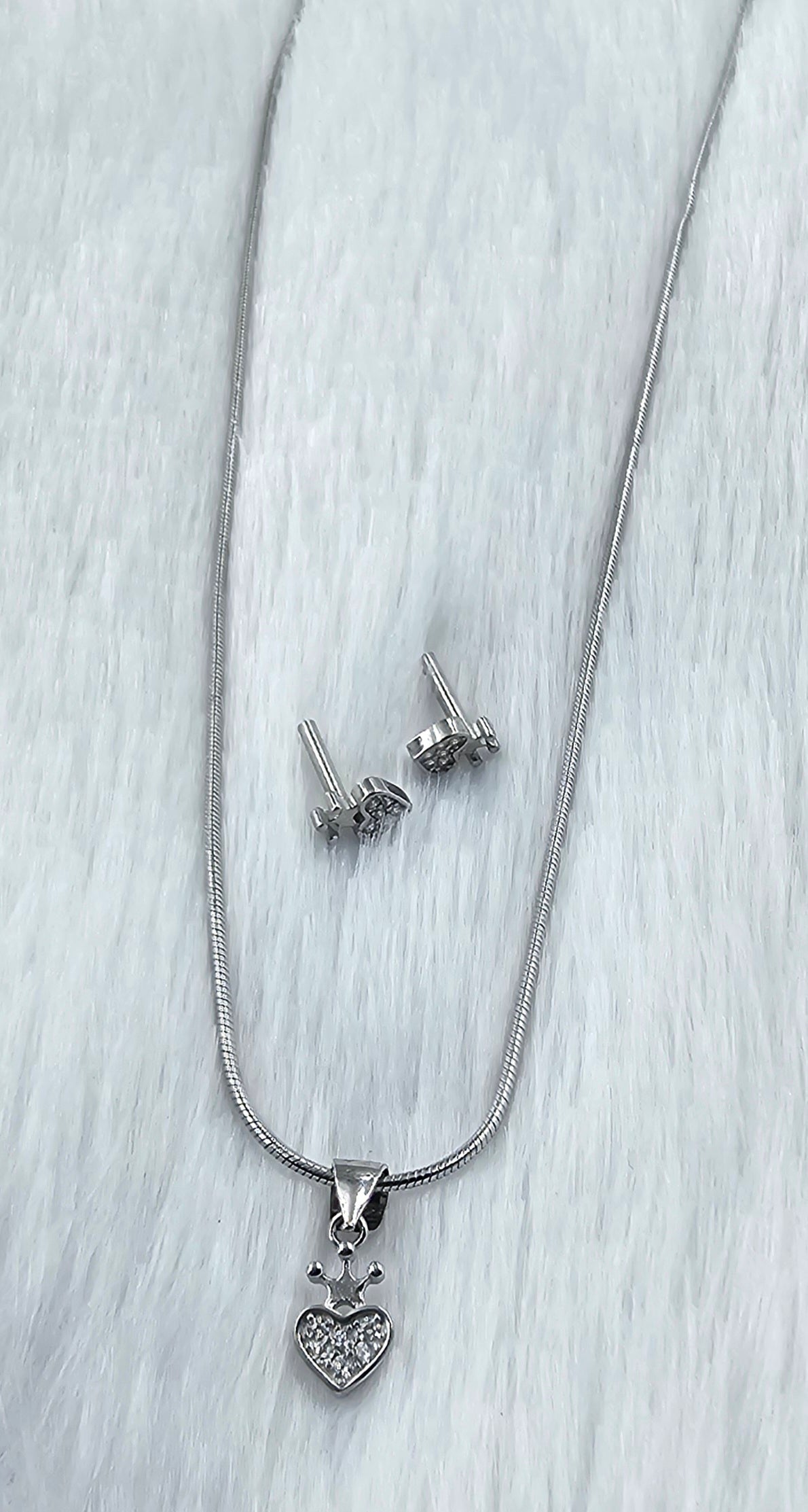 92.50 Silver Chain Pendent Set 132