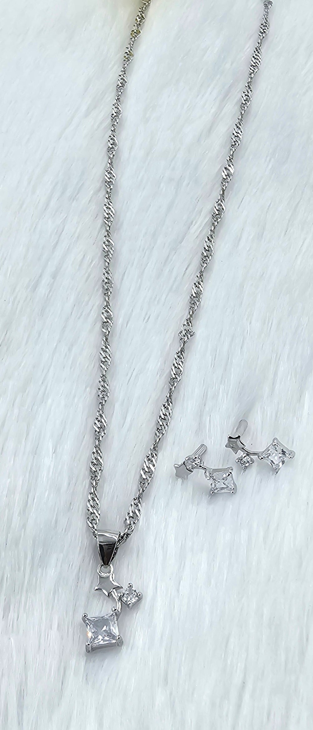92.50 Silver Chain Pendent Set  131