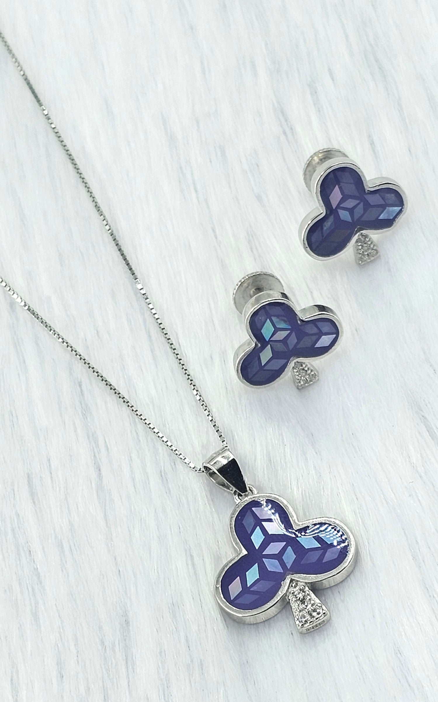 92.50 Silver Chain Pendent Set  181