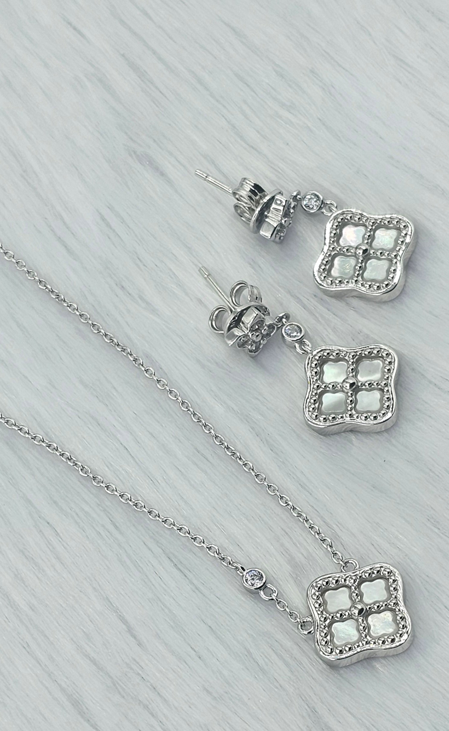 92.50 Silver Chain Pendent Set  192