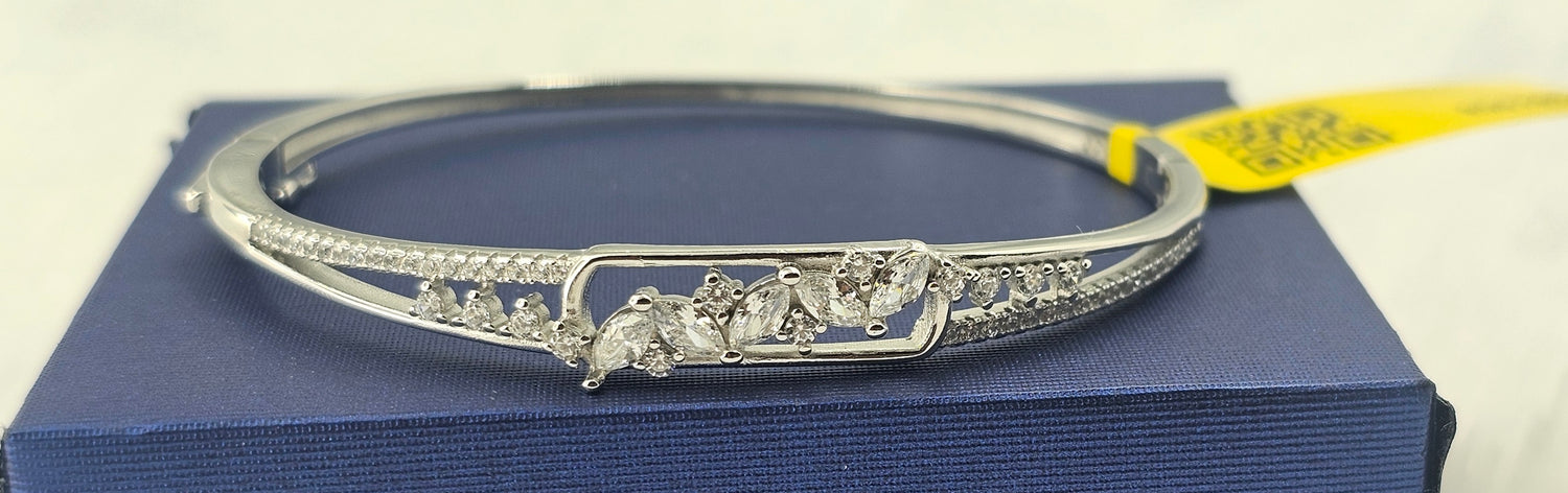 92.50 Silver Ladies Bracelet  108