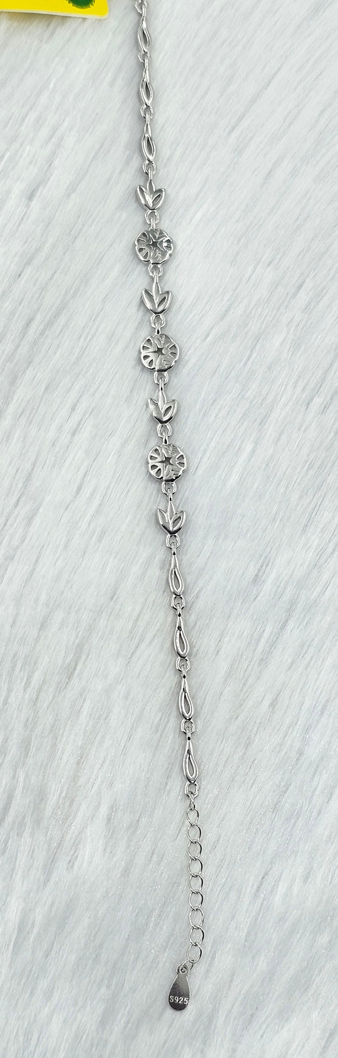 92.50 Silver Ladies Bracelet  163