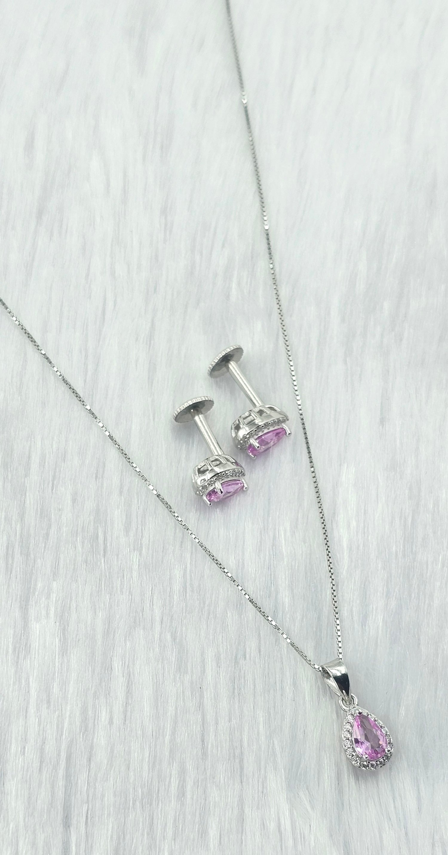 92.50 Silver Chain Pendent Set 234