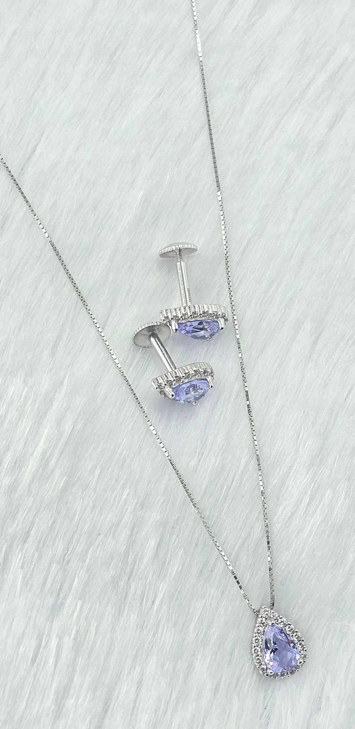 92.50 Silver Chain Pendent Set 224