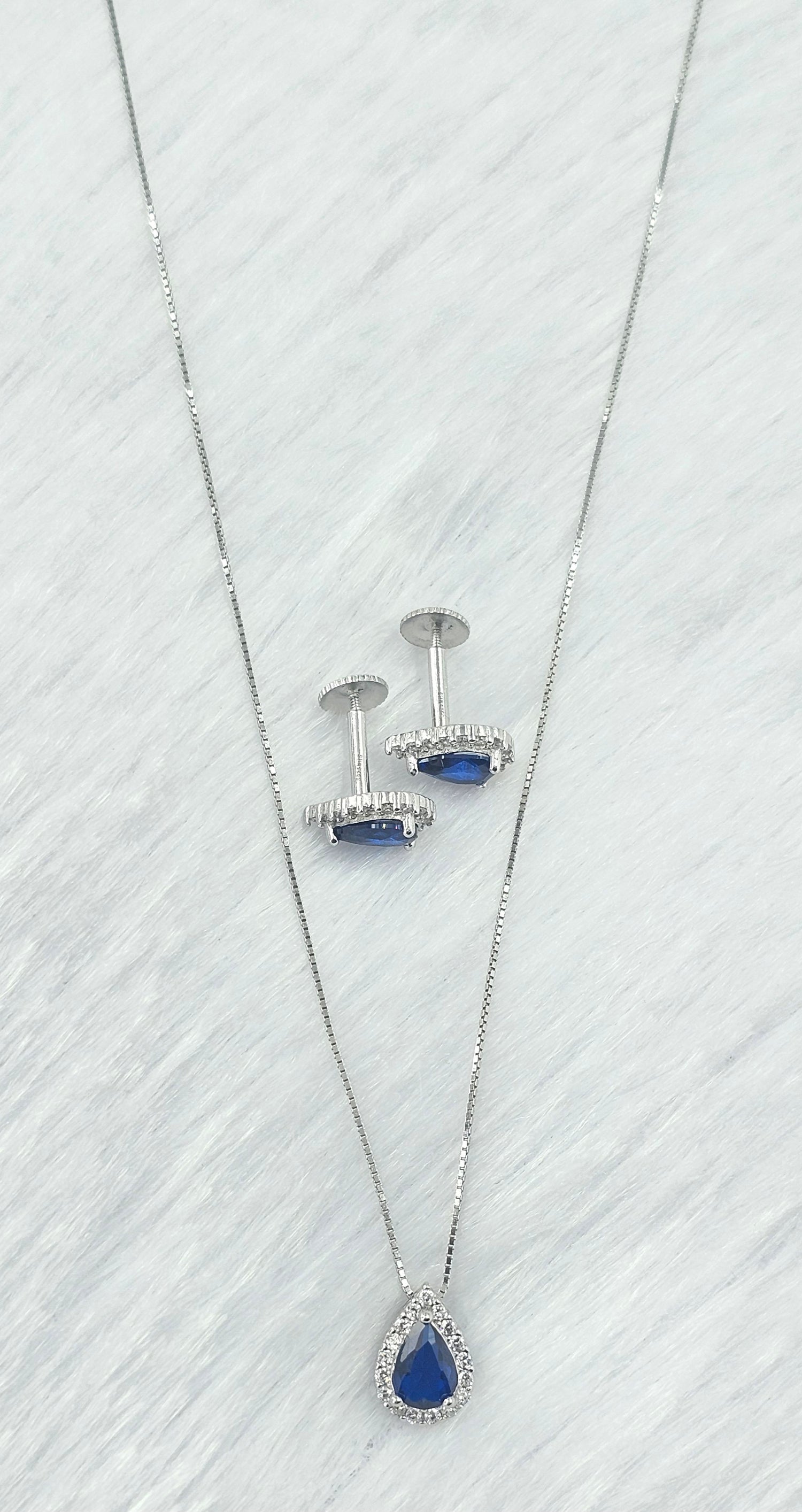 92.50 Silver Chain Pendent Set 227