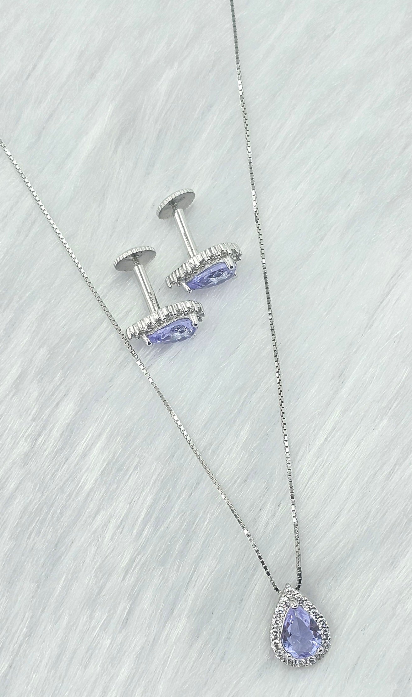 92.50 Silver Chain Pendent Set 229