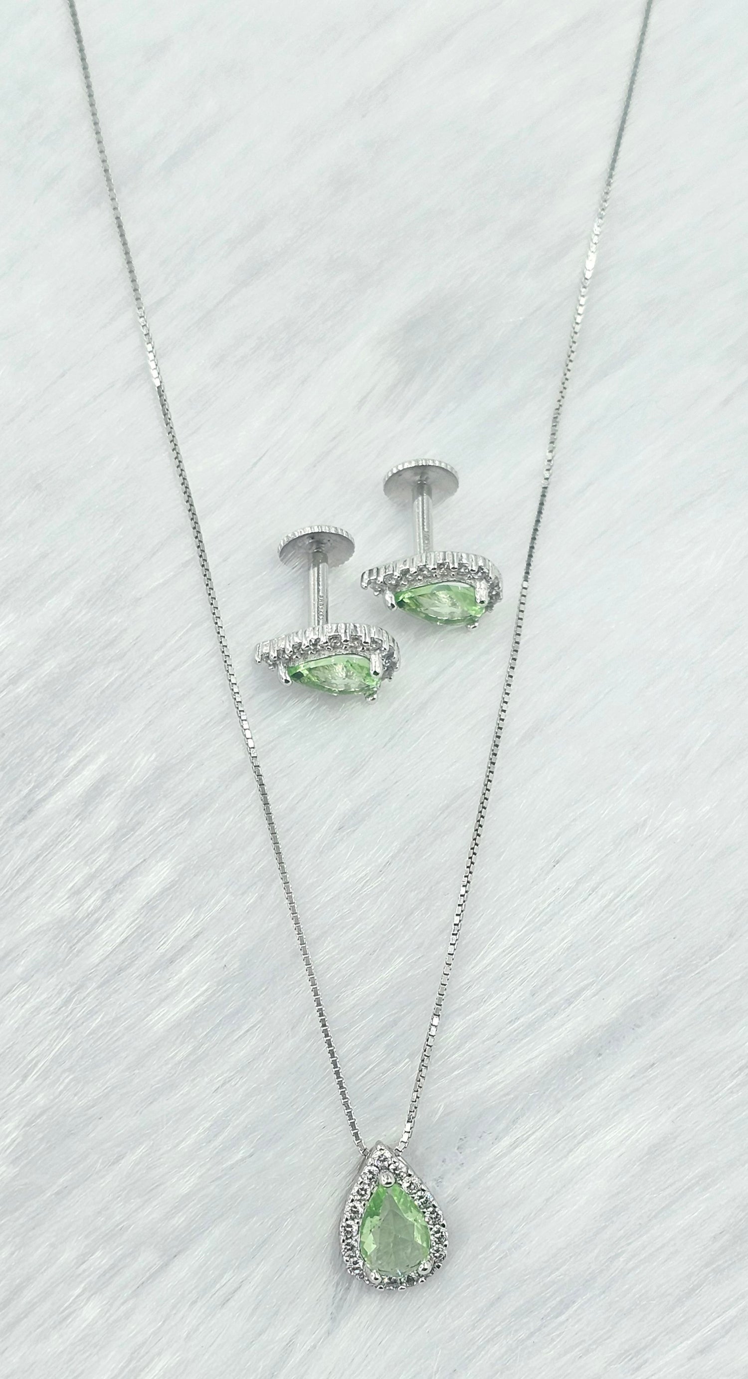92.50 Silver Chain Pendent Set 230