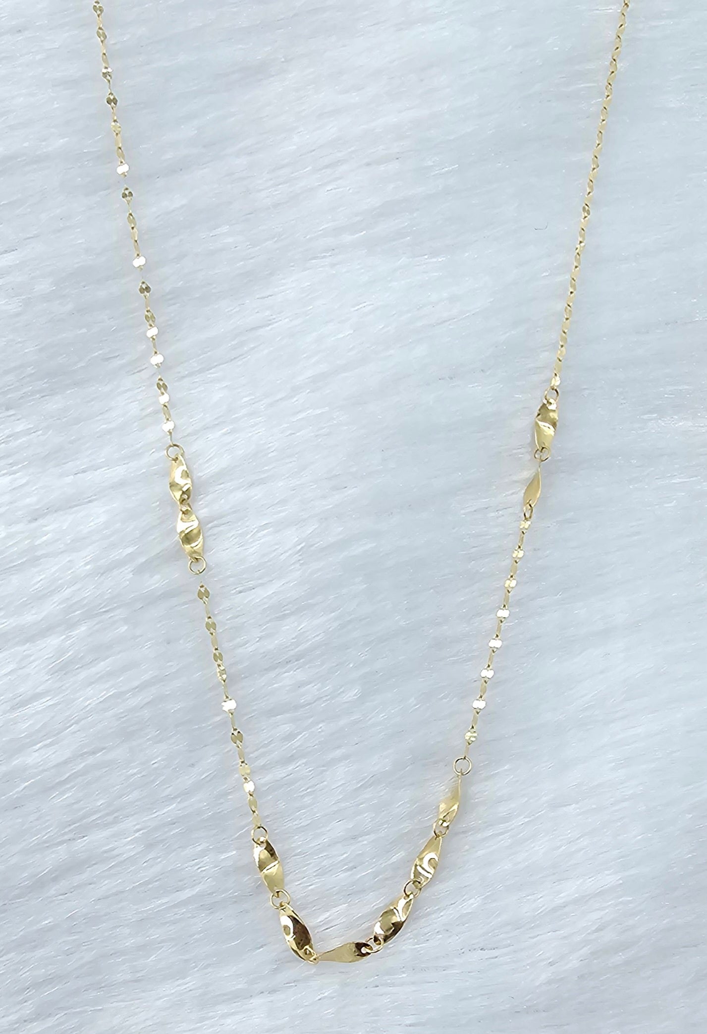18kt Gold Chain Pendant Set 48