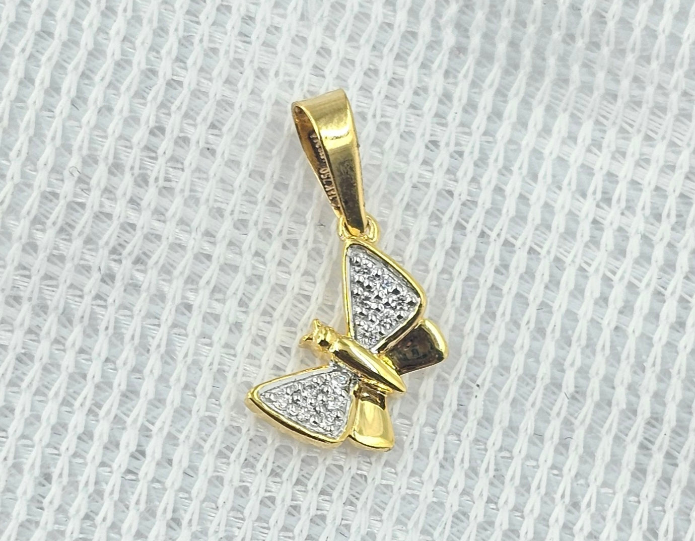 Kisna Diamond Pendant 22